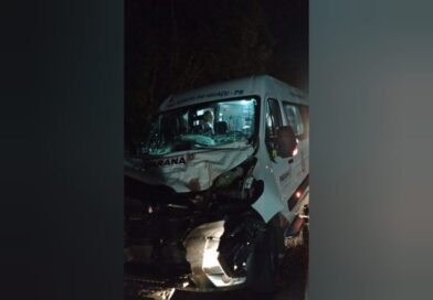 Van da Saúde de Rio Bonito do Iguaçu se envolve em acidente na BR-277