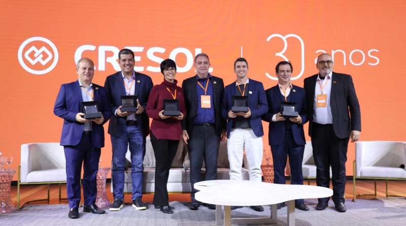 Cresol celebra 30 anos destacando o protagonismo do cooperativismo no país