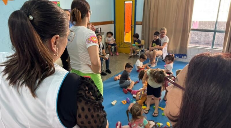 Plantão de Cmeis garante suporte aos pais durante as férias