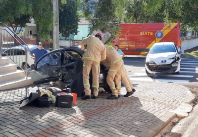 Mulher fica ferida após colisão em Francisco Beltrão