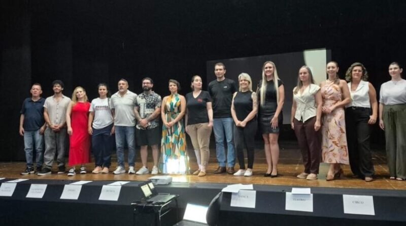 Francisco Beltrão empossa novo Conselho de Cultura e anuncia investimento