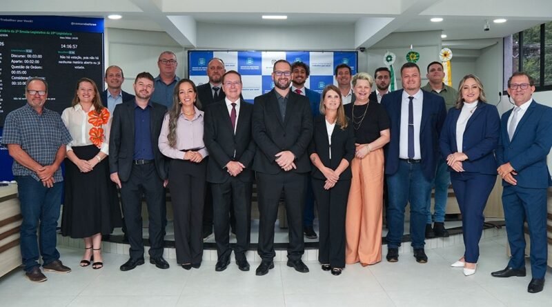 ADOLFO PEGORARO ASSUME CADEIRA NA CÂMARA DE BELTRÃO