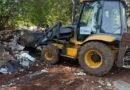 Força-tarefa faz limpeza em terreno com descarte irregular de resíduos no bairro Pinheirinho