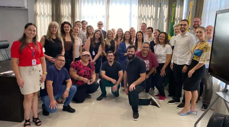 Beltrão empossa 32 novos servidores da Assistência Social