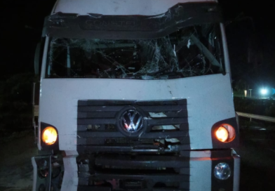 Caminhão de Francisco Beltrão se envolve em colisão com ônibus na PRC-280