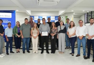 HOSPITAL SÃO FRANCISCO RECEBE HOMENAGEM DA CÂMARA DE VEREADORES