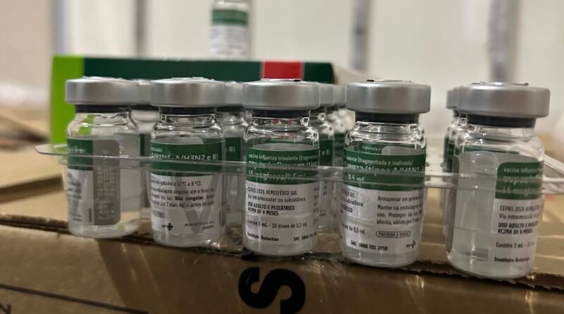 Paraná recebe 332 mil vacinas contra a gripe para início da campanha no próximo sábado