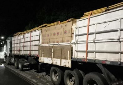 PMPR apreende caminhão com cigarros contrabandeados em Pato Branco
