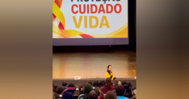 Alunos da rede municipal participam de palestras sobre Maio Laranja e Maio Amarelo