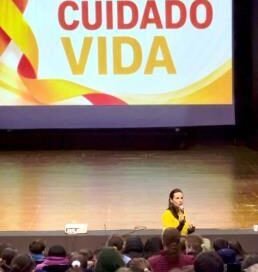 Alunos da rede municipal participam de palestras sobre Maio Laranja e Maio Amarelo