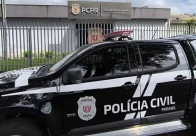 Mulher é presa em flagrante por manter cães sem acesso a água e comida