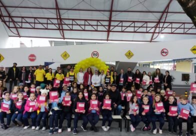 Maio Amarelo: escolas de Beltrão recebem material sobre trânsito