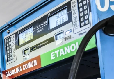 Petrobras reajusta gasolina e aplica desconto federal