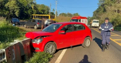 Colisão envolve quatro veículos na PR-566 e deixa dois feridos