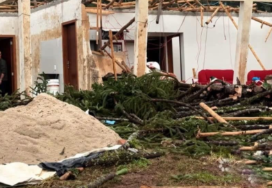 Possível tornado causa destruição durante a madrugada no Paraná