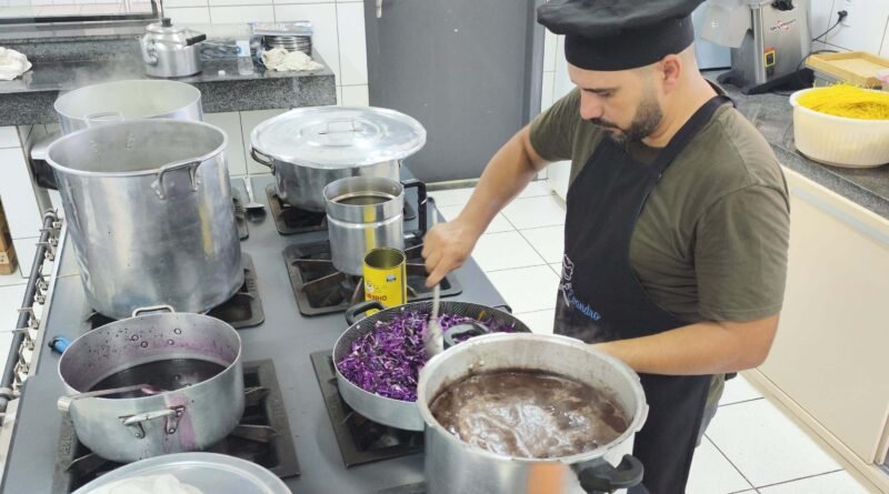 Merendeiro de Francisco Beltrão vence concurso nacional de receitas escolares 