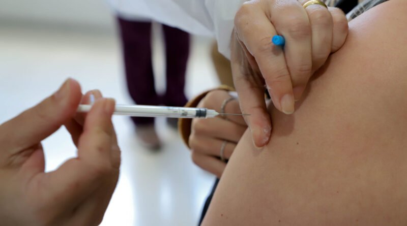 Paraná libera vacina contra a gripe para toda a população a partir desta segunda-feira