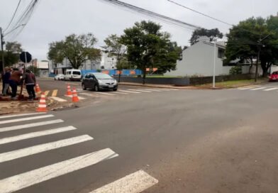Novo semáforo começa a ser implantado no cruzamento das ruas Maringá e Pernambuco