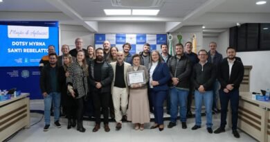 DOTSY SANTI REBELATTO É HOMENAGEADA PELA CÂMARA DE VEREADORES DE BELTRÃO