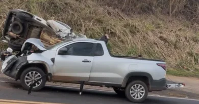 Mulher e criança ficam feridos após acidente com três veículos na PR-483
