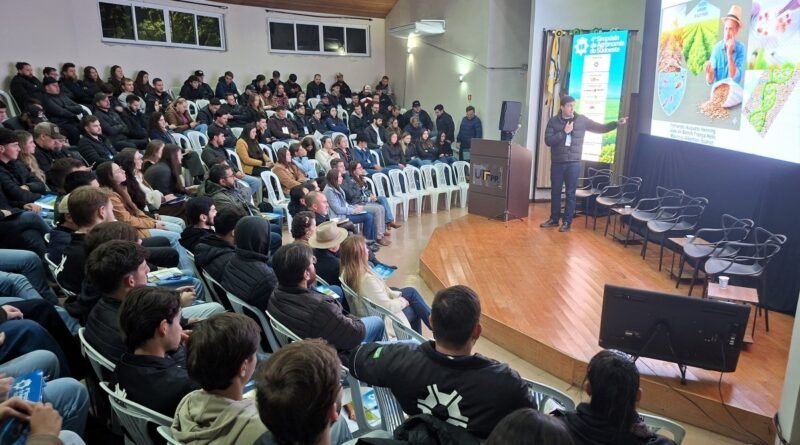 IV Simpósio de Agronomia debate inovação e sustentabilidade no agronegócio