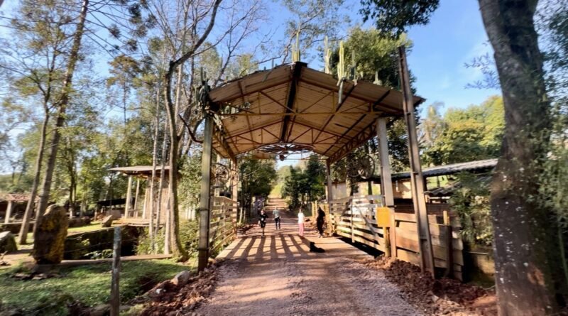 Ponte de concreto é concluída e restabelece ligação entre Linha Hobold e comunidades do interior