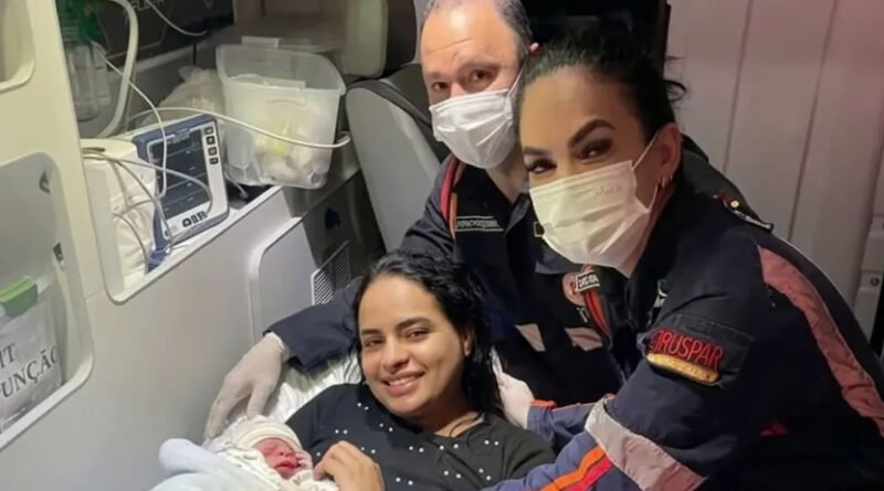 Bebê nasce dentro de ambulância do SAMU em Francisco Beltrão