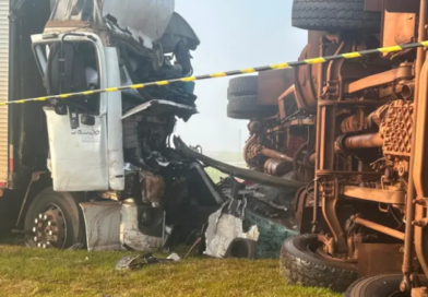 Motorista de Francisco Beltrão morre em colisão entre dois caminhões na BR-369