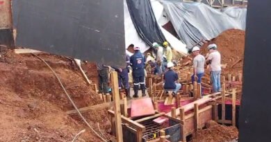 Trabalhador é resgatado com vida após ficar soterrado em obra