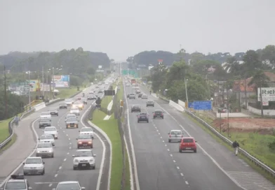 Feriadão deve levar quase 1 milhão de veículos às rodovias do Paraná