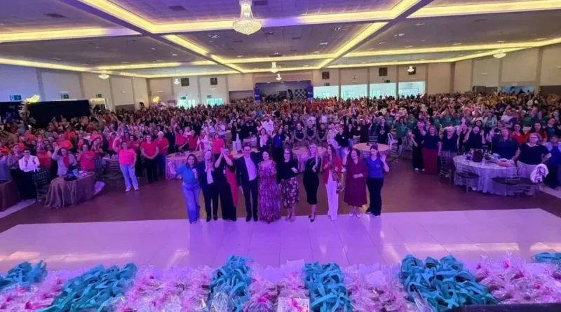 Encontro reúne mais de 2,5 mil mulheres em Francisco Beltrão