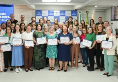 Professores pioneiros da educação rural são homenageados pela Câmara de Francisco Beltrão