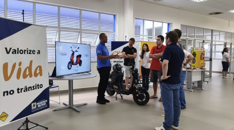 Debetran participa de evento e orienta comunidade sobre equipamentos autopropelidos